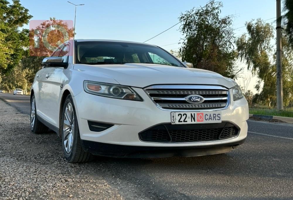 Ford Taurus